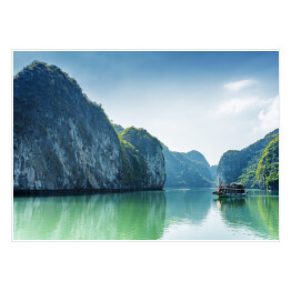 Plakat Turystyczna łódź w zatoce, Wietnam
