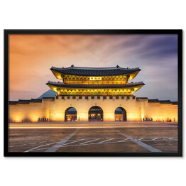 Plakat w ramie Oświetlona brama Gwanghwamun i Pałac Geyongbokgung 