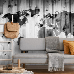 Fototapeta winylowa zmywalna Mapa świata narysowana na drewnianej ścianie