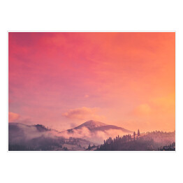 Plakat Śnieżna góra skąpana w pastelowym świetle podczas zachodu słońca