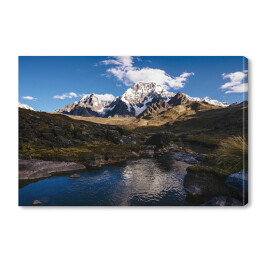 Obraz na płótnie Rzeka w Cordillera Vilcanota ze szczytem Ausangate, Peru, Ameryka Południowa