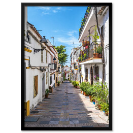 Plakat w ramie Typowa ulica starego miasta w Marbelli w Hiszpanii