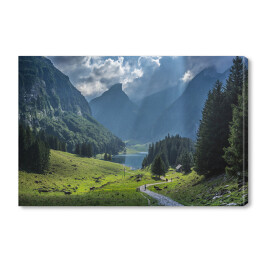 Obraz na płótnie Jezioro Seealpsee w Szwajcarii otoczone górami
