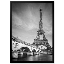 Plakat w ramie Francuska podróż. Czarno biała fotografia most i Wieża Eiffla