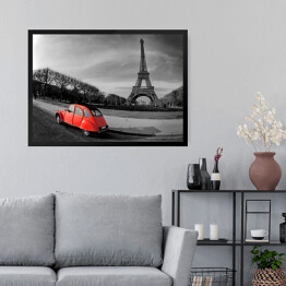Obraz w ramie Wieża Eiffla i czerwony samochód w Paryżu