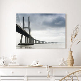 Obraz na płótnie Most Marco Polo w Lizbonie we mgle