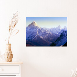 Plakat Światło słoneczne padające na ośnieżone zbocze góry w Provo podczas zachodu słońca