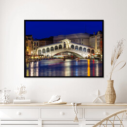 Plakat w ramie Nocny widok mostu Rialto i Wielkiego Kanału w Wenecji we Włoszech