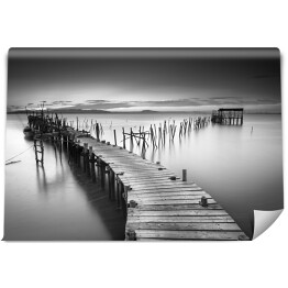 Fototapeta winylowa zmywalna Stare molo na spokojnym jeziorze